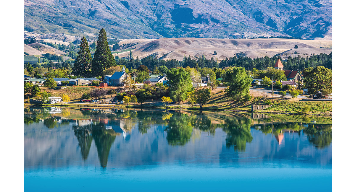 Clyde Cromwell New Zealand mountain images and information